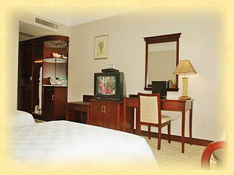 Yutong Hotel Гуанчжоу Экстерьер фото