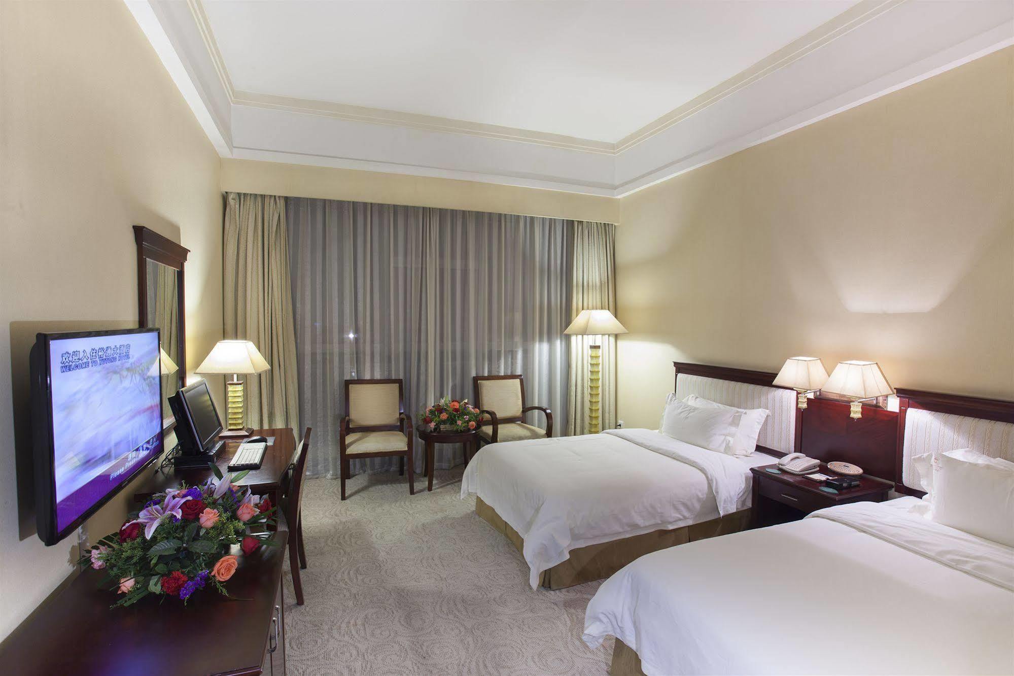 Yutong Hotel Гуанчжоу Экстерьер фото